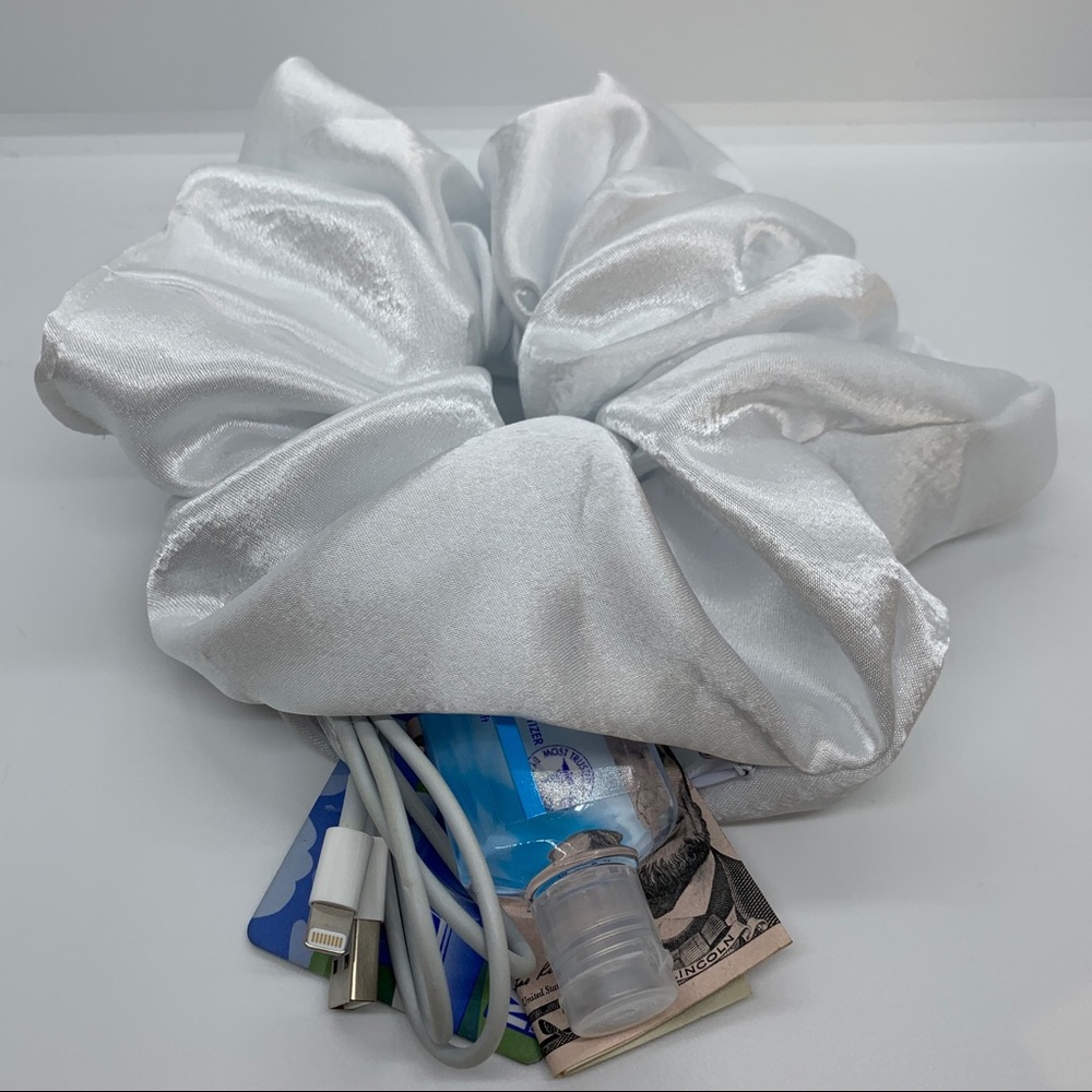 2/$20 OVERSIZED Zipper Pouch Scrunchie White